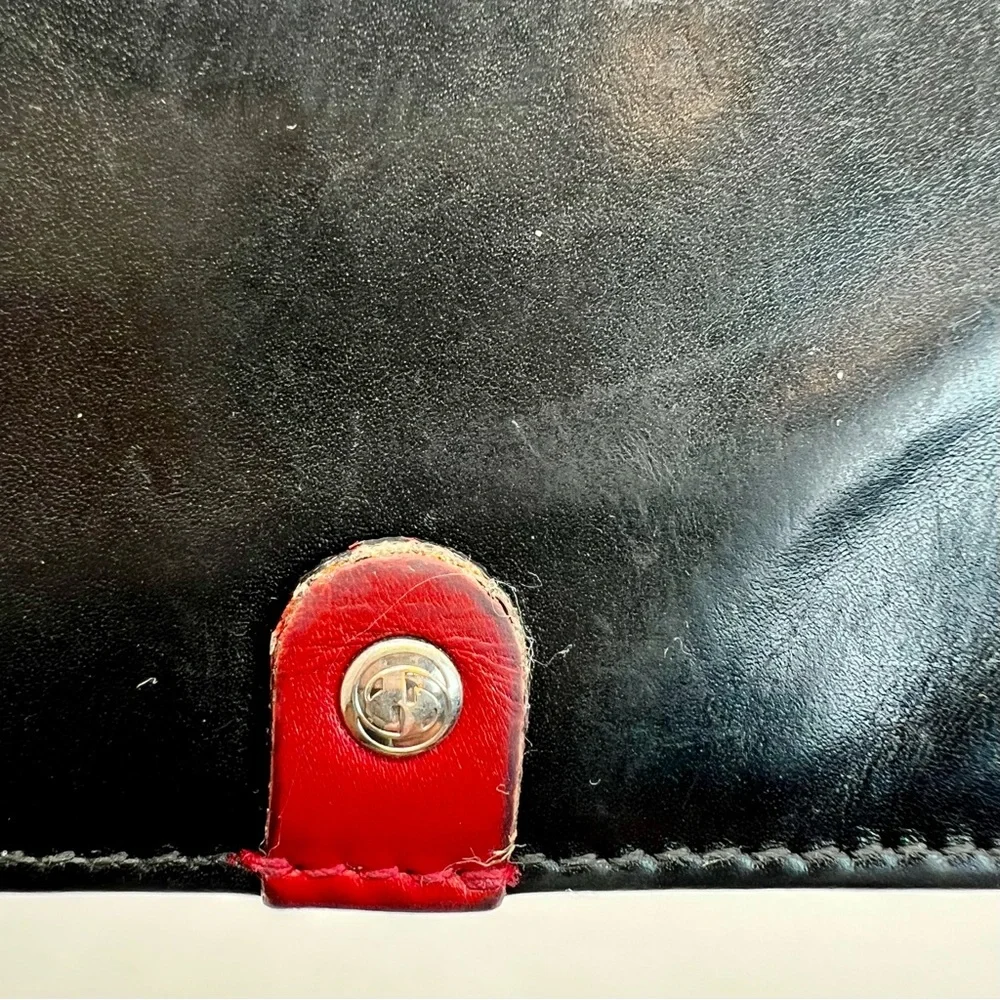 Gucci Black Leather Card Holder with Red Snap